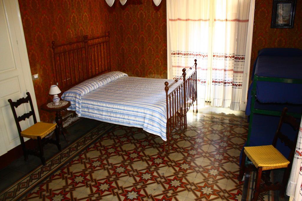 B&B Sotto I Pini ซัฟเฟรานา เอตเนอา ห้อง รูปภาพ