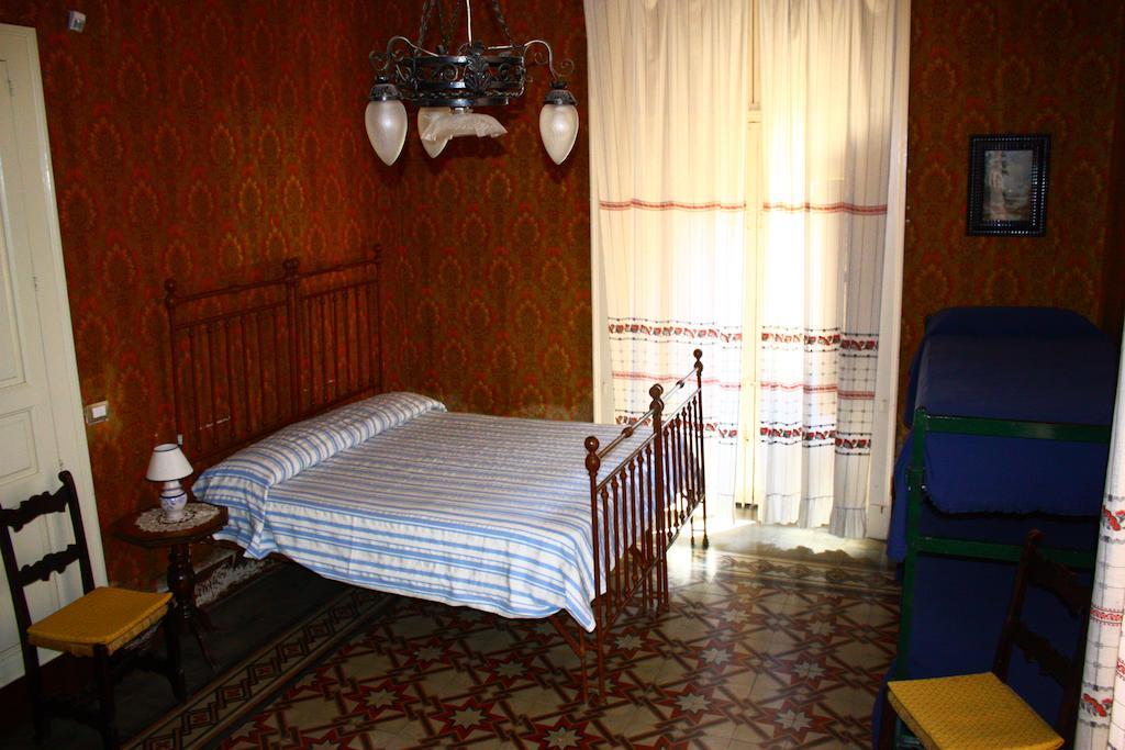 B&B Sotto I Pini ซัฟเฟรานา เอตเนอา ห้อง รูปภาพ